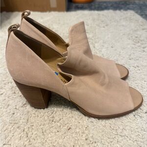 Lucky Brand Women's Heeled Sandals blush size 7.5